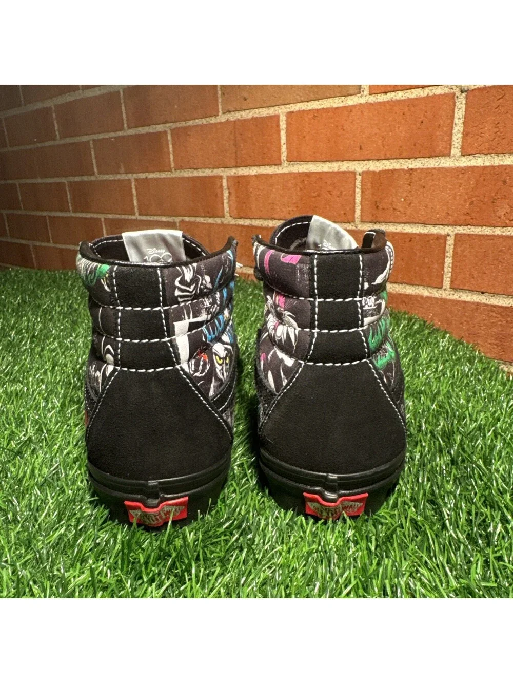 Vans x Disney Villains Sk8-Hi Shoes New With Tags Size 6M 7.5W Disney 100 Aniv.